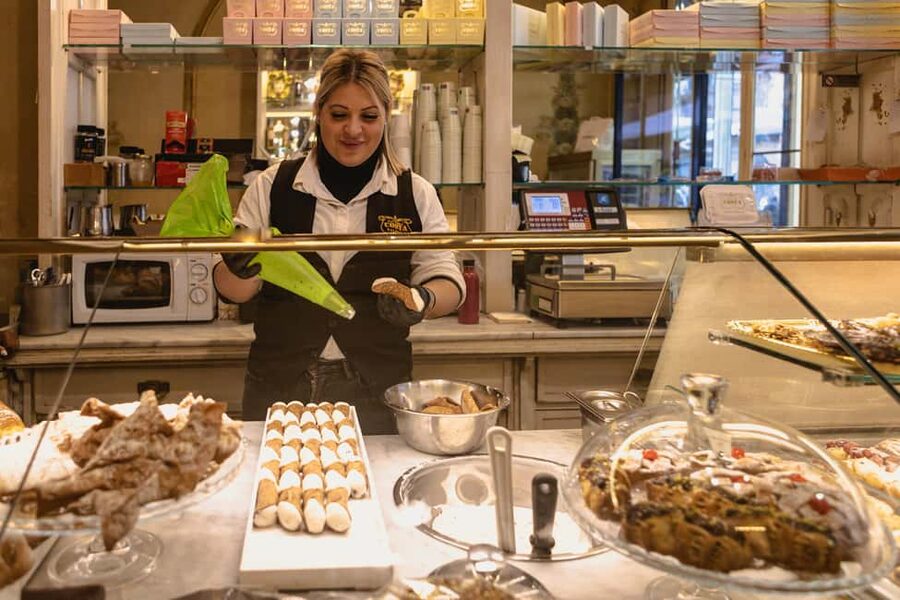 Eating Palermo: Evening Food & Wine Tour - Bar Costa and the Cannolo Finale