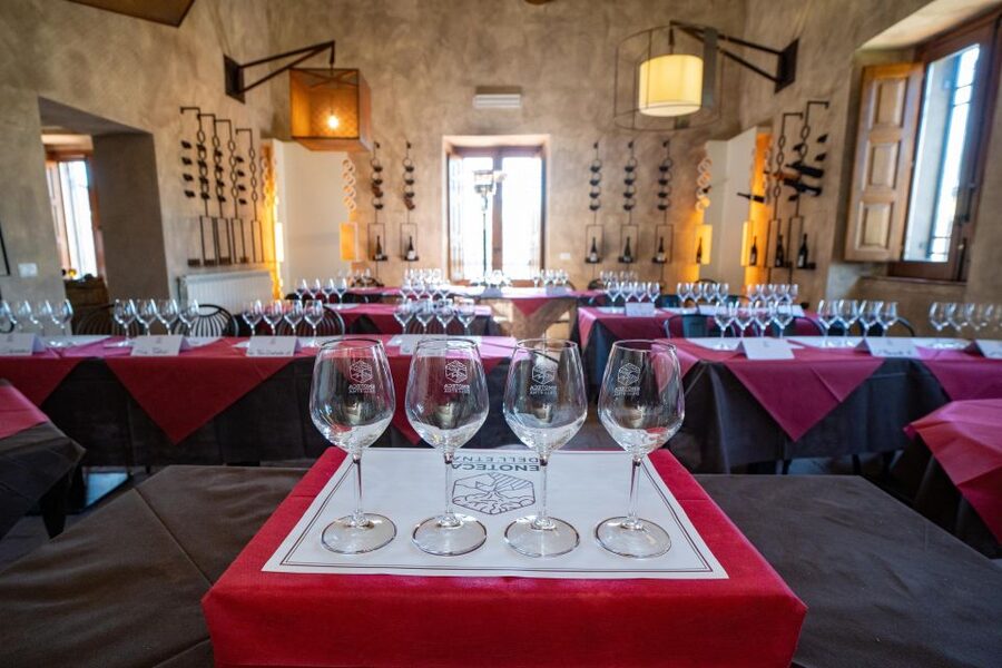 Enoteca dell'Etna: Iemu Spizzicannu Tasting - The large platter of Sicilian meats and cheeses
