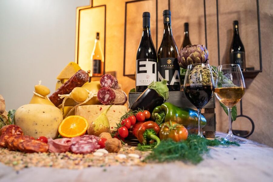 Enoteca dell'Etna: Iemu Spizzicannu Tasting - Starting with Nocellara dellEtna olive oil