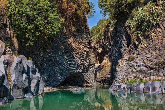 Etna / Alcantara Gorges - Two volcanic worlds in one Sicilian day