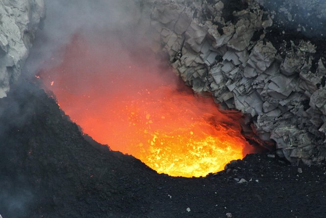 Etna and Taormina tour from Syracuse with private driver - Oro d’Etna and a taste of local production