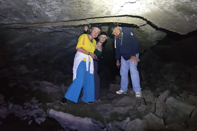Etna at sunset - 4x4 tour with Sicilian sweet aperitif - Walking inside a lava tube