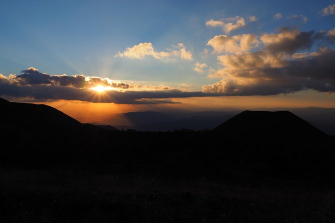 Etna at sunset - 4x4 tour with Sicilian sweet aperitif - The guide can shape the whole afternoon