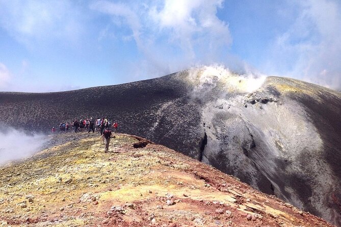 ETNA CENTRAL CRATER EXCURSION (3,345 m a.s.l.) - Starting at La Baita 3L Ski-Lab in Nicolosi