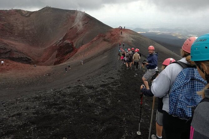 Etna craters excursion 3000 m. - What the guide adds at 3,000 meters