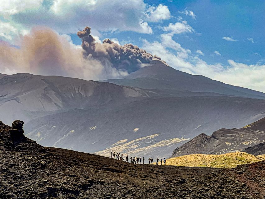 Etna: Craters of the 2002 Eruption Trekking Experience - Why the 2002 craters tell Etna’s story so well