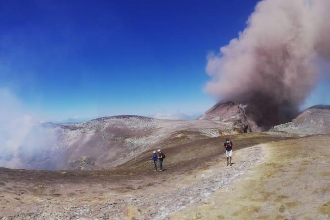 Etna Excursions Summit Craters (2900) with Volcanological Guides - guidetna.it - South-East Crater and the changing volcanic views