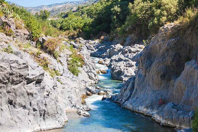 Etna Nord Basic and Alcantara Gorges - Walking among lava flows instead of viewing Etna from afar