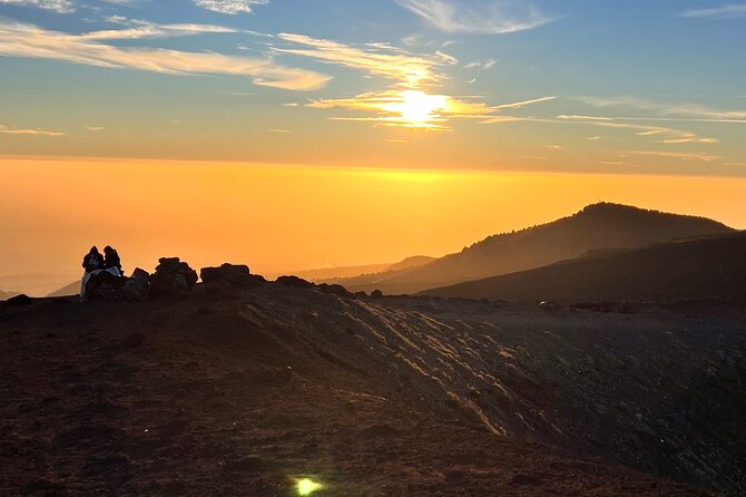 Etna Sunset Tour from Catania - What the guide adds to the day