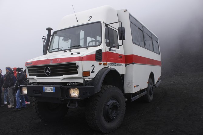 Etna & Taormina: Tasting, Cable car & off road to 2920m - How the private format changes the day