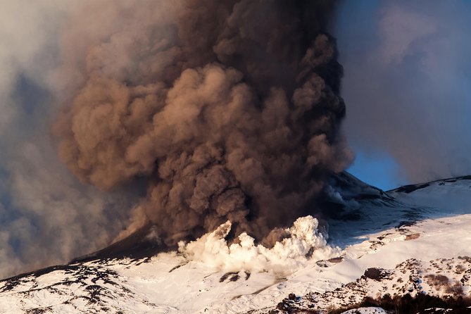 Etna: Winter excursion to 3.000mt - Returning across snow and volcanic ash
