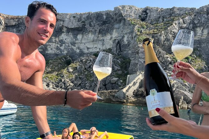 Exclusive Favignana Levanzo tour with tasting - Cala Rossa: famous, beautiful, and worth the stop