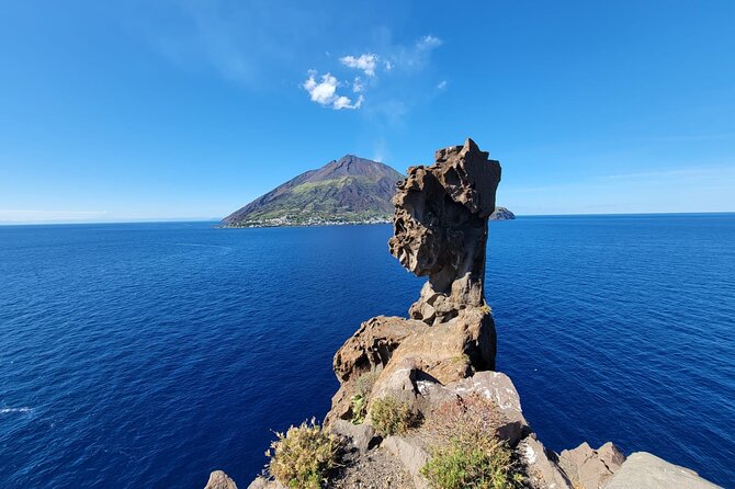 Exclusive tour of Stromboli island, Boat tour with Pasqualo - Swimming at the Piscinette di Ginostra