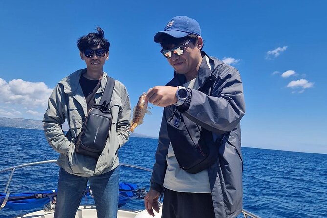 Fishing excursion in the Gulf of Noto for beginners - Learning the basics from Mirko and his uncle