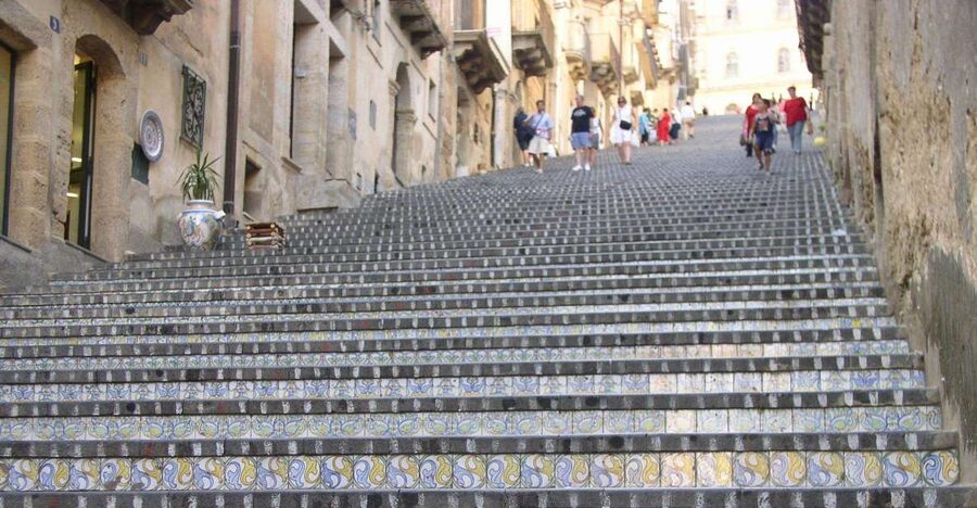 From Catania: Caltagirone & Piazza Armerina Tour with Brunch - Why Villa Romana del Casale deserves the long ride