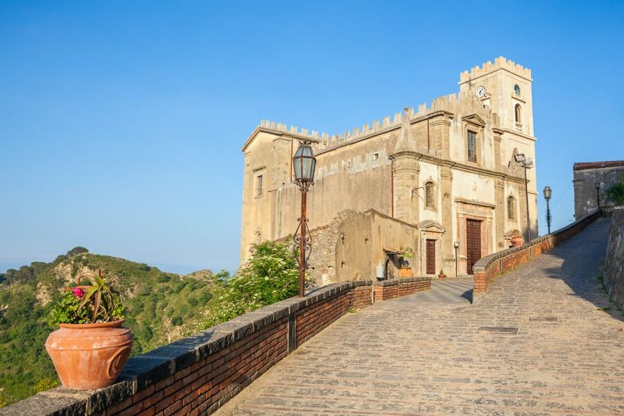 From Catania: Guided Godfather Tour with Taormina Visit - Two hours in Taormina, with no dedicated guide