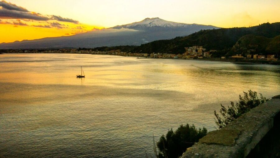From Catania: Guided Tour of Mount Etna and Taormina - Why combine Etna with Taormina?