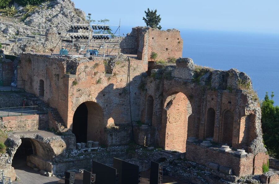 From Catania: Guided Tour of Mount Etna and Taormina - Two free hours in Taormina