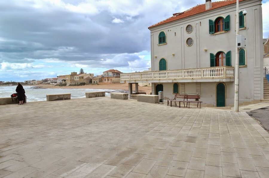 From Catania: Inspector Montalbano Day Tour with Audio Guide - Punta Secca and the Mediterranean opening