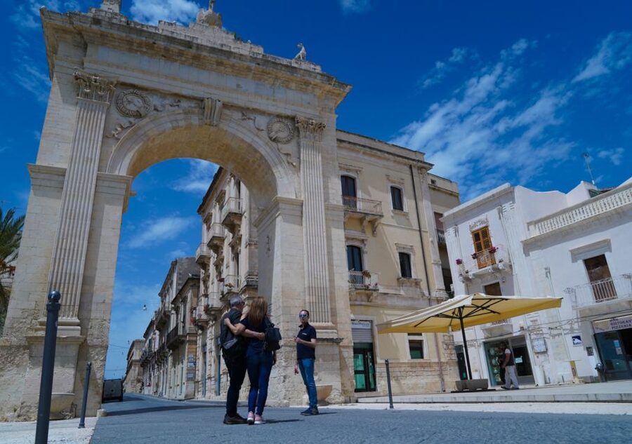 From Catania: Neapolis of Syracuse, Ortygia, and Noto Tour - Who will enjoy this trip most