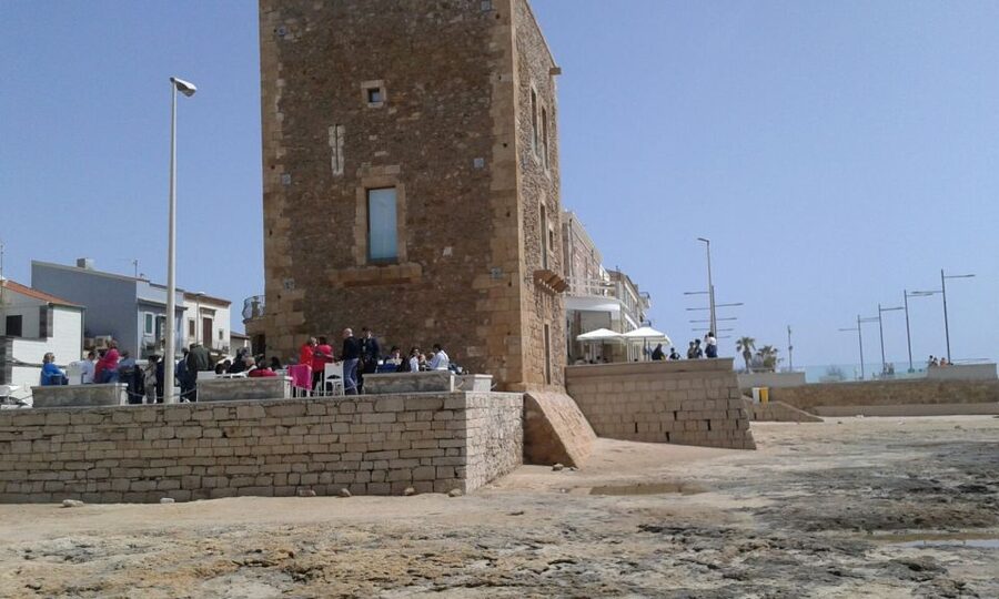 From Catania: Southeast Sicily Inspector Montalbano Tour - Scicli and the real-world Vigata police station