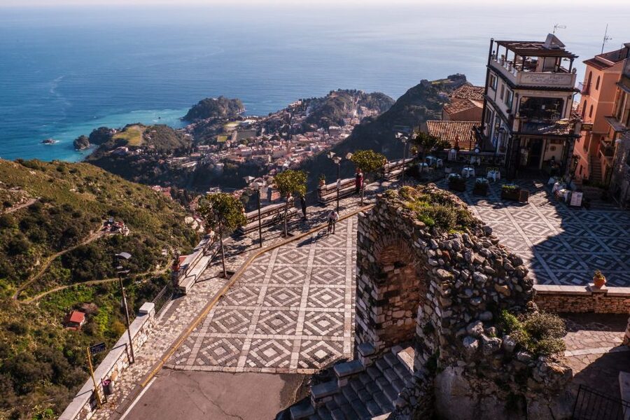From Catania: Taormina, Isola Bella, and Castelmola Day Trip - Van comfort and the eight-hour schedule