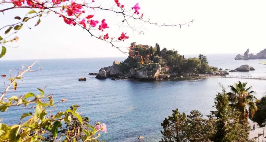 From Catania: White Lotus tour Taormina, Castelmola & Naxos - Leaving Catania by minivan