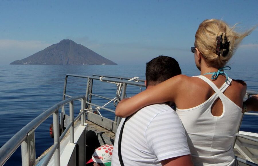 From Cefalù: Salina, Panarea, Stromboli Tour with Boat Ride - Stromboli from 5:30 p.m. to 7:30 p.m.