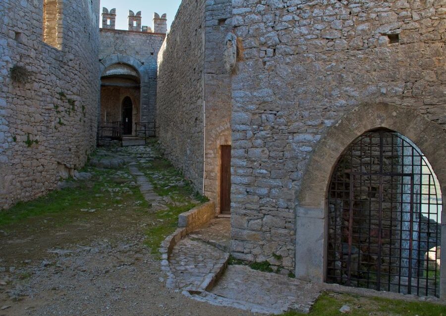 From Palermo: Medieval castle tour of Caccamo and Cefalù. - What Tatiana and Giuseppe add to the day