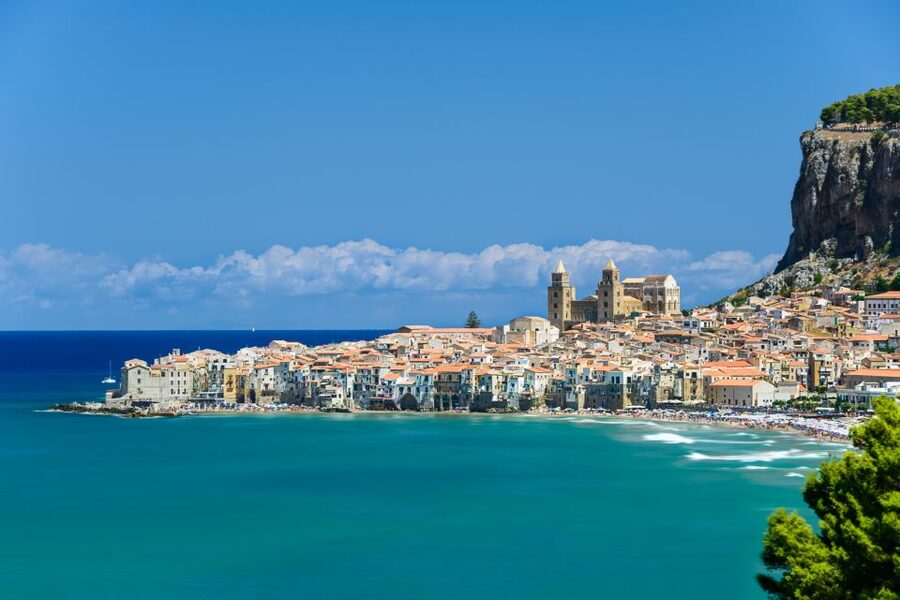From Palermo: Monreale and Cefalù Half-Day Trip - Lunch beside the water and the beach-town feel
