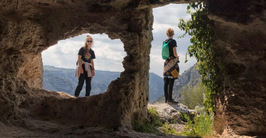 From Siracusa: Pantalica Nature Reserve Guided Hiking Tour - How the schedule shapes your day