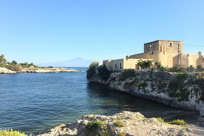 From Syracuse: Ortigia Bike Tour - PRIVATE - The Arethusa spring and Syracuse’s waterline