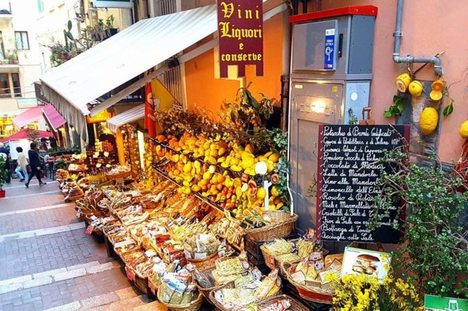From Syracuse: Private Taormina and Castelmola tour with lunch - Arriving in Taormina, Sicily’s hilltop showpiece
