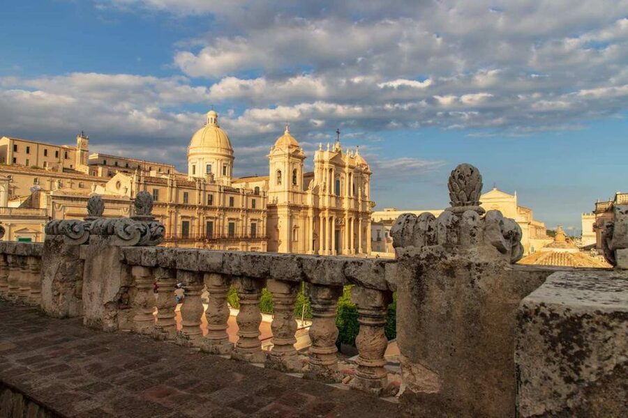 From Syracuse: Ragusa Ibla, Noto and Modica Private Day Trip - Leaving Syracuse in a private Mercedes