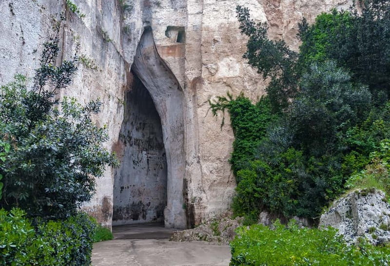 From Taormina: Full-Day Guided Tour of Syracuse - Food, heat, and the practical side of the visit
