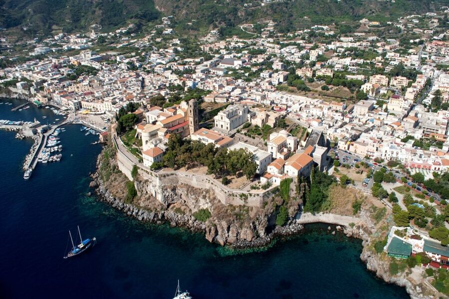 From Taormina: Lipari and Vulcano Mini Cruise Aeolian Tour - Vulcano’s Black Beach and Warm Water