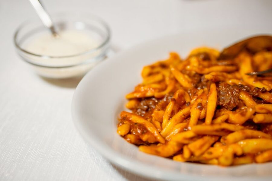 From Taormina: Mount Etna Food and Wine Tasting Tour - How much food and wine should you expect?