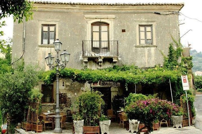 From Taormina: Private/Guided Godfather with appetizer and Pasta - What the private format is worth