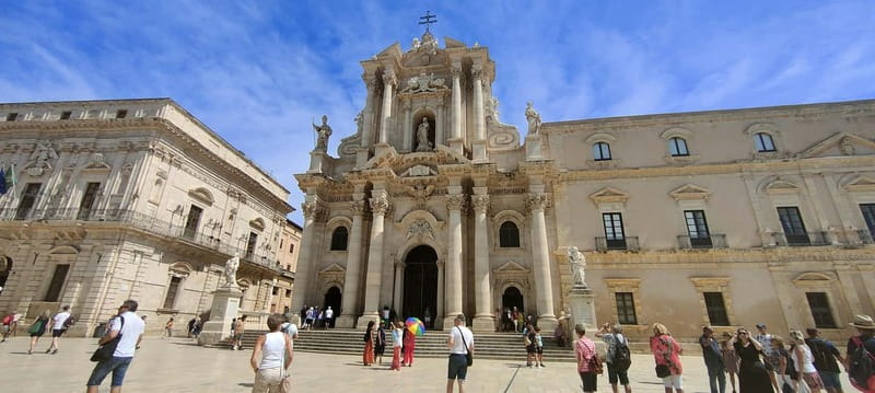 From Taormina: Syracuse and Noto Guided Day Trip by Bus - The guide can make or break the day