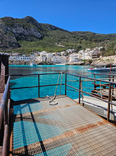 From Trapani: Favignana and Levanzo Shuttle Tour - Food choices on Favignana