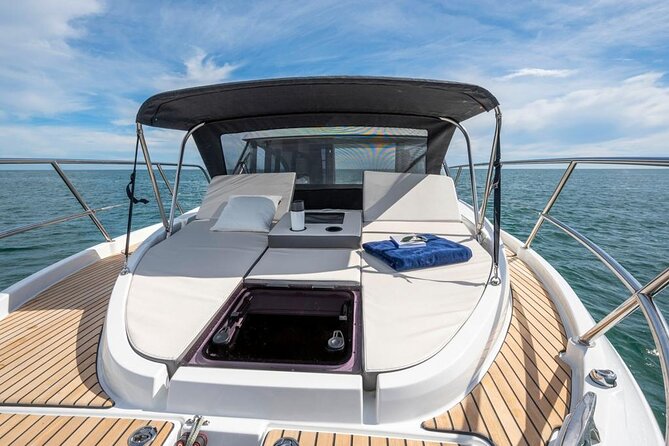 Full day cruise with lunch and aperitif at sunset - Lunch on board, then an aperitif at sunset