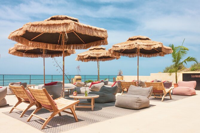 Full Day Pass to Cala Manbrù Beach Club - Why the included parking changes the value