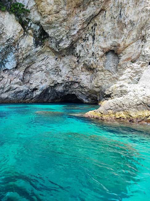 Giardini Naxos: Boat Tour with Aperitif - Sea caves along Taormina’s shoreline