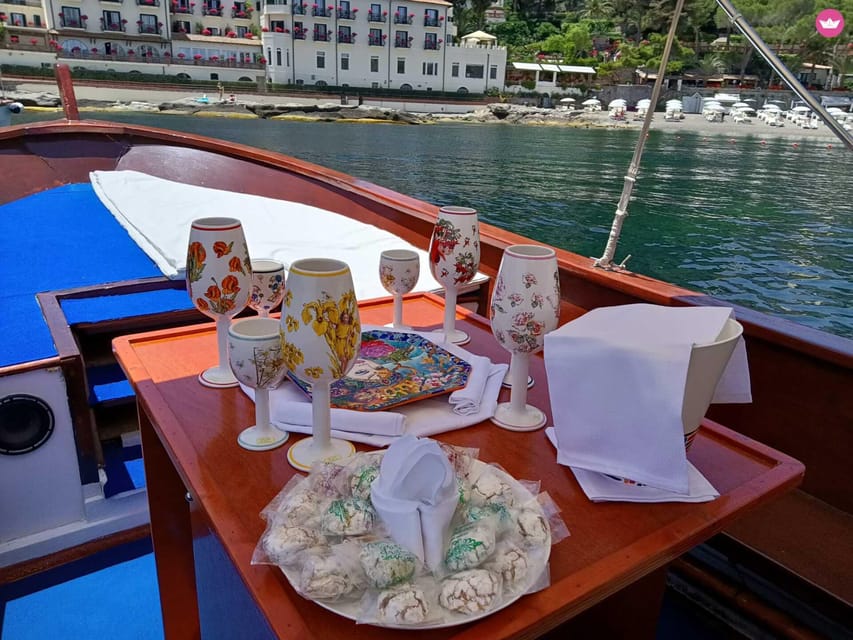 Giardini Naxos: Isola Bella and Grottos Cruise with Aperitif - Inside the Day Grotto or Lovers’ Grotto