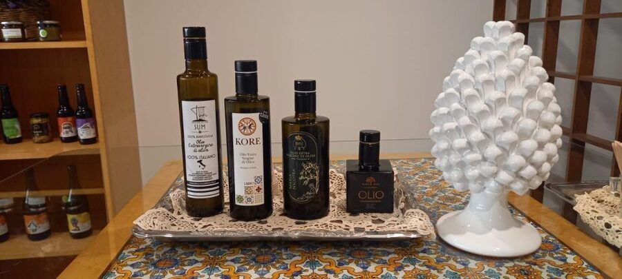 Giardini Naxos, Taormina: Etna Wine and Oil Tasting - Nine spreads turn the tasting into a light meal
