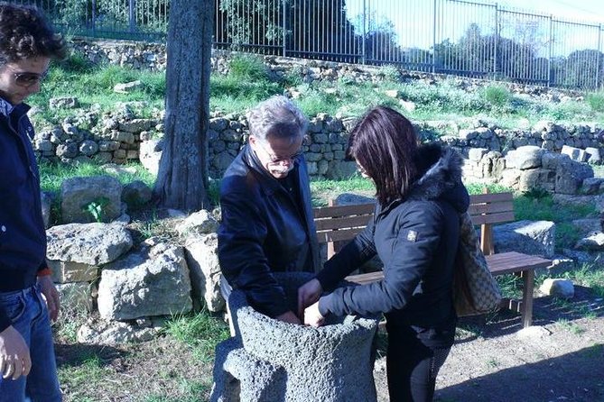 Guided Tour in Morgantina. Visit Morgantina. - The theater and Morgantina’s public side