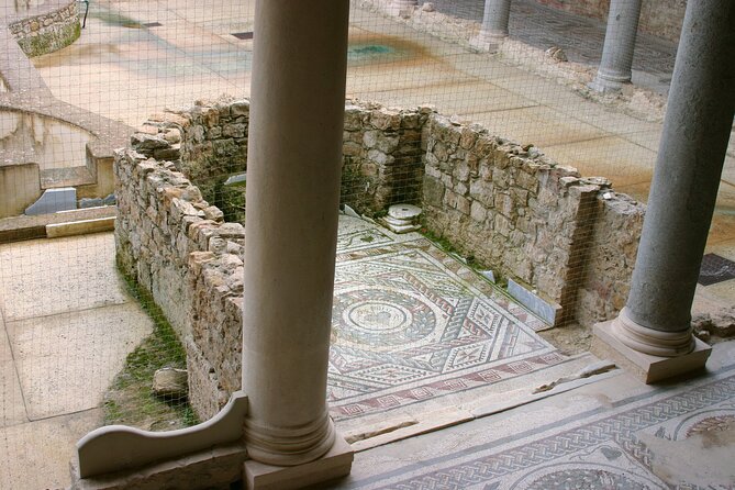 Guided tour of Villa Romana del Casale with skip the line - Thermal baths: the tour begins with Roman comfort