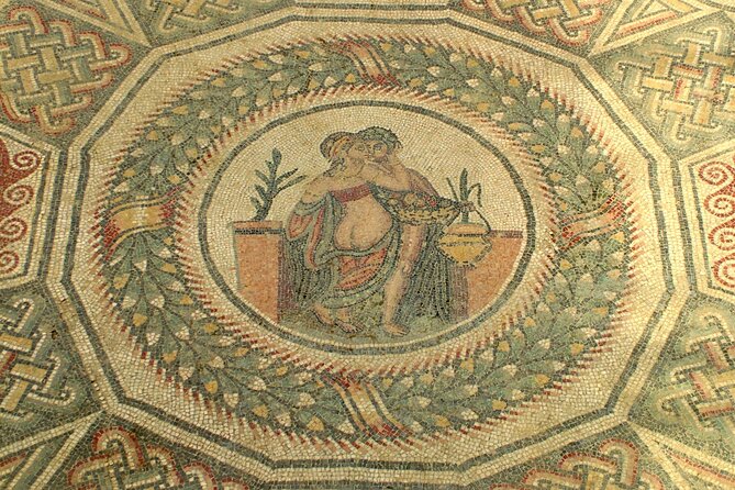 Guided tour of Villa Romana del Casale with skip the line - What the guides add to the visit