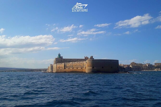 Half Day Boat Tour on the Syracuse Coast with Lunch - Seeing Ortigia from the Syracuse coast