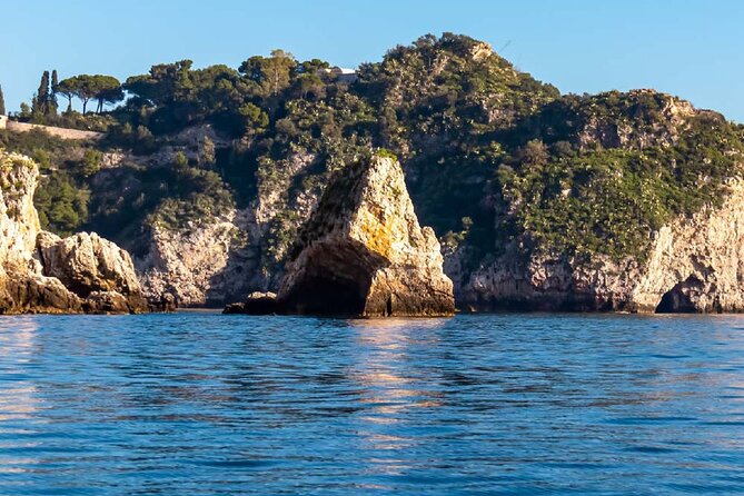 Half day with lunch in luxury private tour - Who will get the most from this boat trip